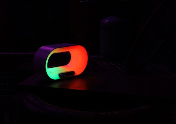 打造浪漫夜晚，弘沃夜场氛围灯打造魔幻夜晚