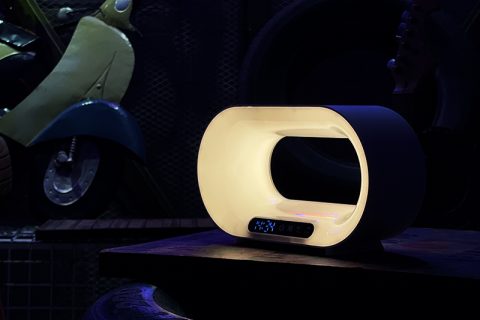 学习娱乐两不误：弘沃宿舍桌面氛围灯装饰你的学习桌